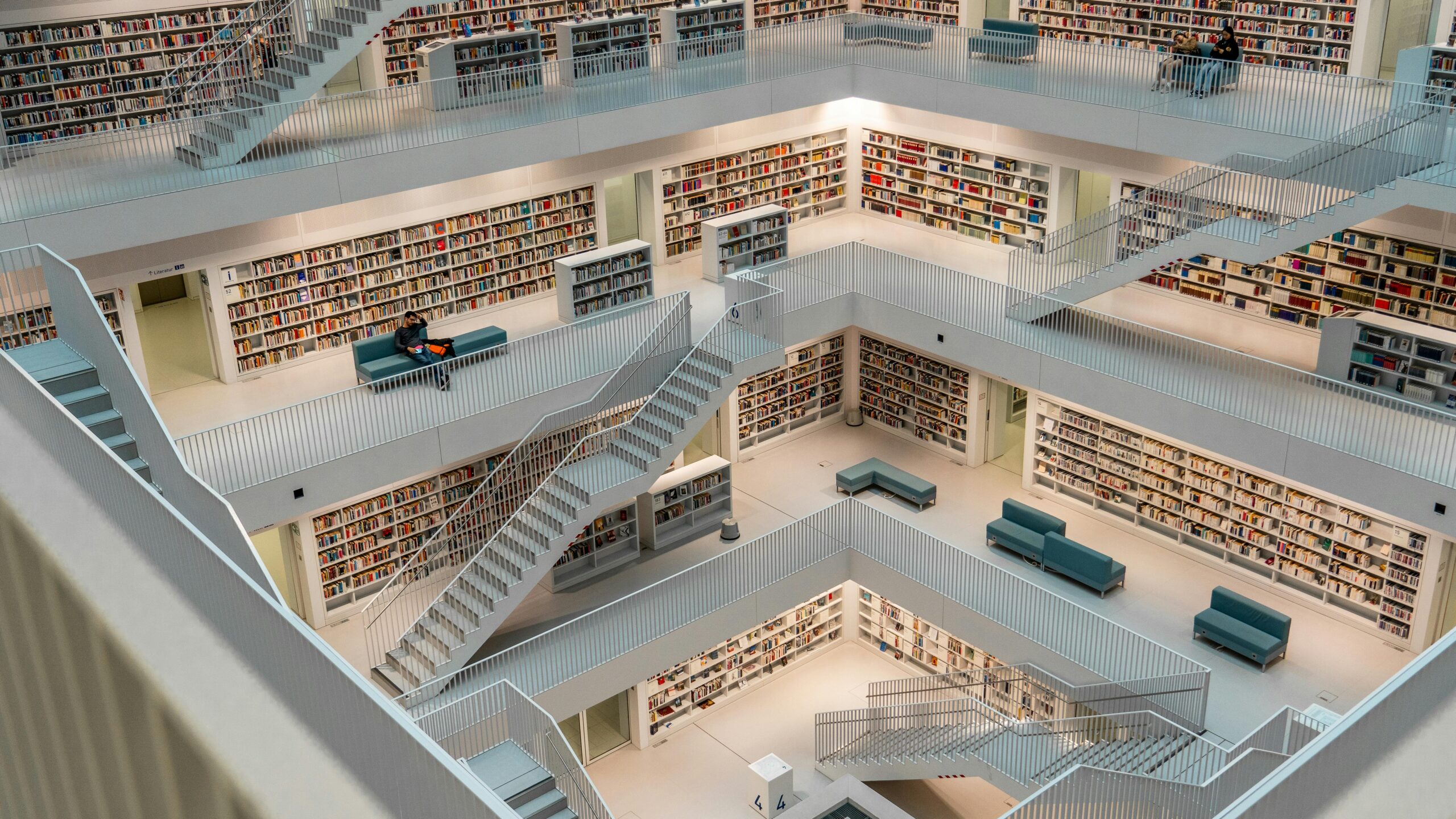 How Commercial Cleaning Services Improve Ottawa Workplaces